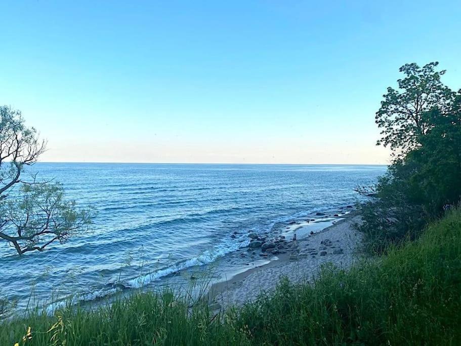 Beautiful Walk Out Basement Apartment In Pickering Near Beach Esterno foto